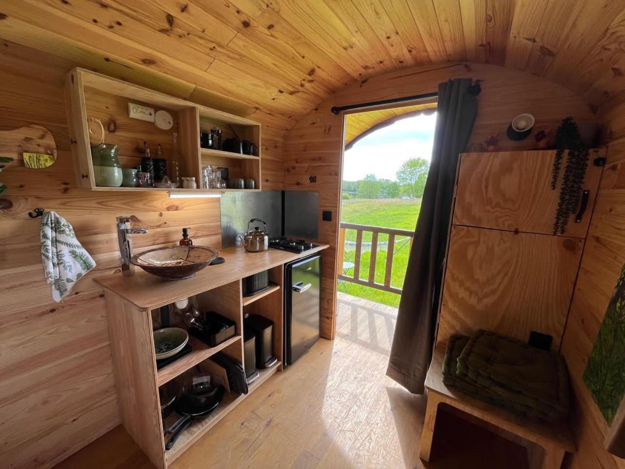 Les Logements Insolites De La Base Nautique Verneuil  Extérieur photo