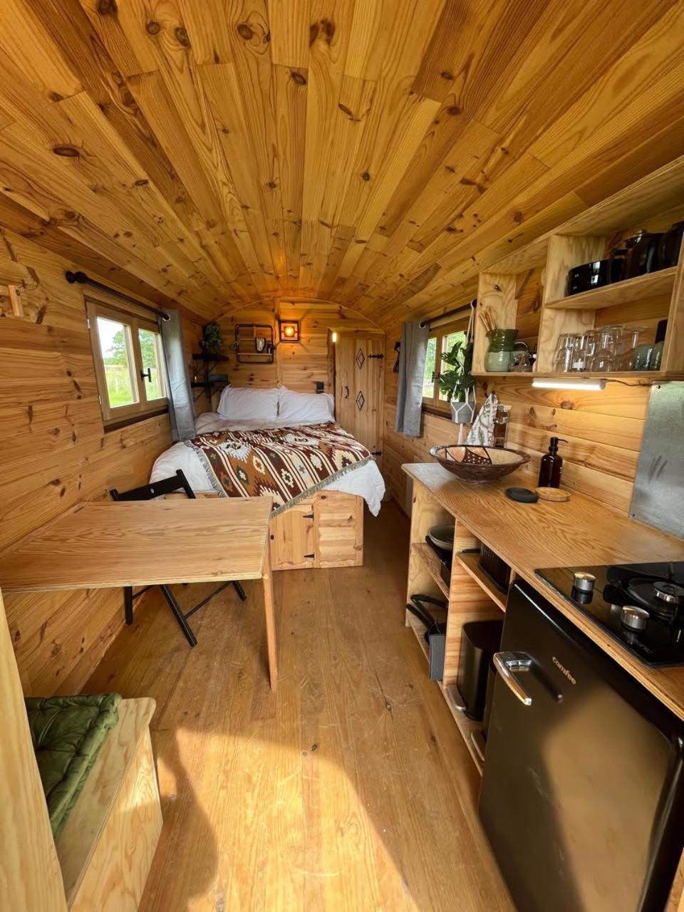 Les Logements Insolites De La Base Nautique Verneuil  Extérieur photo