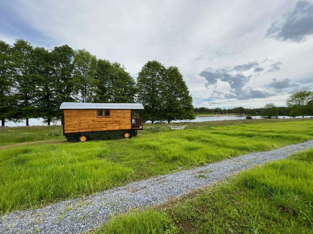 Les Logements Insolites De La Base Nautique Verneuil  Extérieur photo